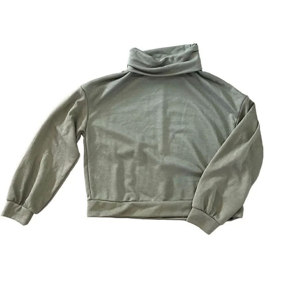 HYFVE Boutique turtleneck sweater, size M